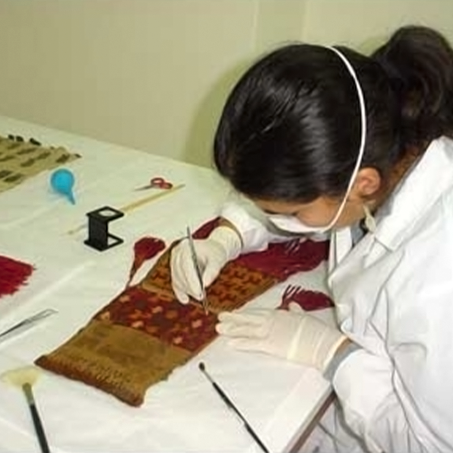 Conservación y puesta en valor de la colección de textiles precolombinos